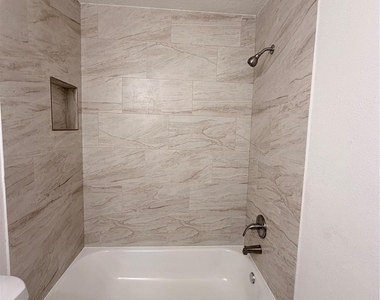 5011 Brisbane Drive - Photo Thumbnail 16