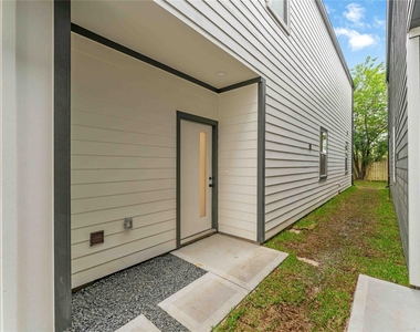 760 Lucky Street - Photo Thumbnail 3