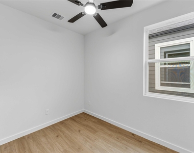 760 Lucky Street - Photo Thumbnail 20
