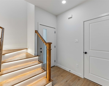 760 Lucky Street - Photo Thumbnail 4