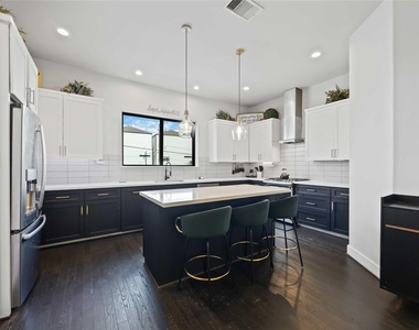 4235 Allen Street - Photo Thumbnail 9