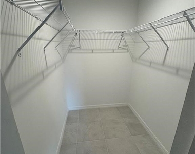1536 Nw 24th Avenue - Photo Thumbnail 9