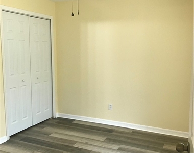 1427 Ne 43rd Lane - Photo Thumbnail 9