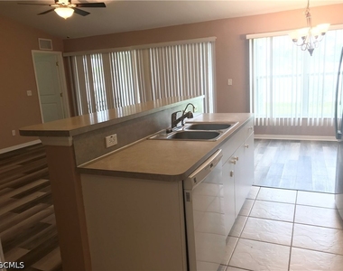 1427 Ne 43rd Lane - Photo Thumbnail 4
