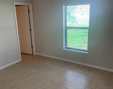 1026 Andalusia Boulevard - Photo Thumbnail 8