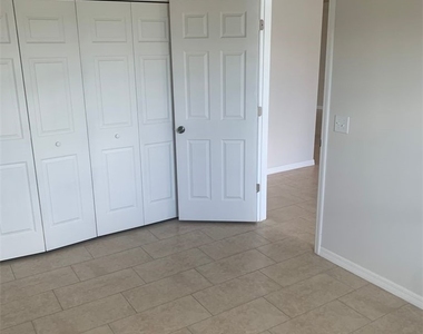 1026 Andalusia Boulevard - Photo Thumbnail 5