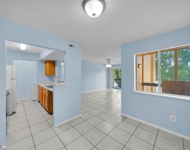 2885 Winkler Avenue - Photo Thumbnail 5