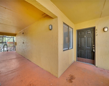 2885 Winkler Avenue - Photo Thumbnail 1
