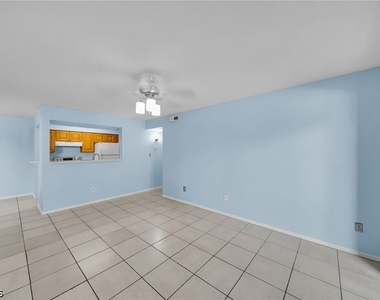 2885 Winkler Avenue - Photo Thumbnail 2
