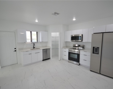 2132 Barker Boulevard - Photo Thumbnail 14