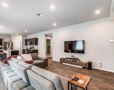 13944 Great Pines Court - Photo Thumbnail 4