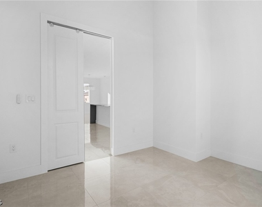 1026 Nelson Road N - Photo Thumbnail 10