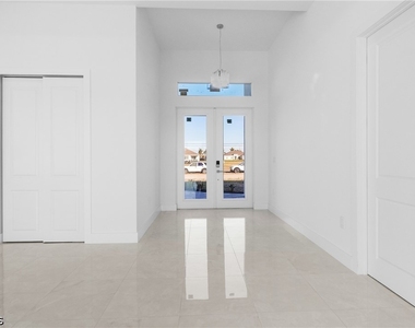 1026 Nelson Road N - Photo Thumbnail 5