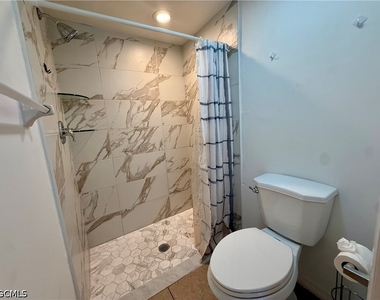 1429 Cape Coral Parkway W - Photo Thumbnail 10