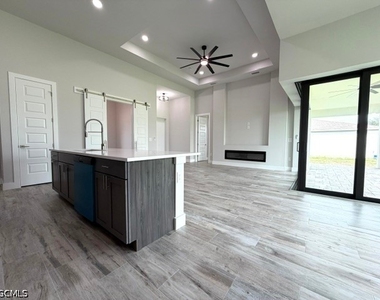 3245 Gulfstream Parkway - Photo Thumbnail 3
