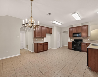 4823 Grand Chateau Lane - Photo Thumbnail 14