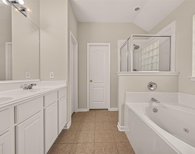 4823 Grand Chateau Lane - Photo Thumbnail 30