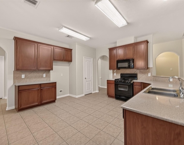 4823 Grand Chateau Lane - Photo Thumbnail 16