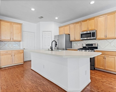 39 E Burberry Circle - Photo Thumbnail 10
