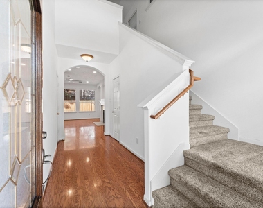 39 E Burberry Circle - Photo Thumbnail 4