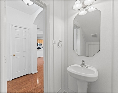 39 E Burberry Circle - Photo Thumbnail 18