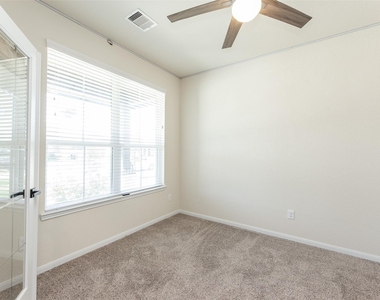 2293 Garden Square Path - Photo Thumbnail 4