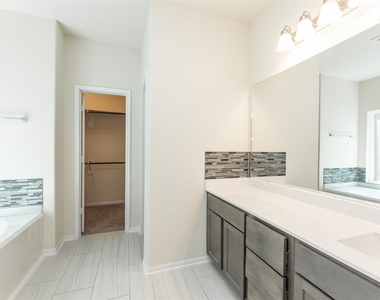 2293 Garden Square Path - Photo Thumbnail 14
