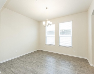 2293 Garden Square Path - Photo Thumbnail 6