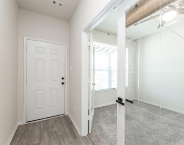 2293 Garden Square Path - Photo Thumbnail 3