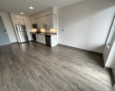 409 Elm - Photo Thumbnail 14
