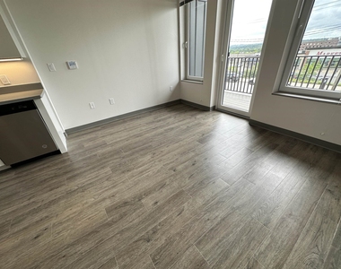 409 Elm - Photo Thumbnail 15