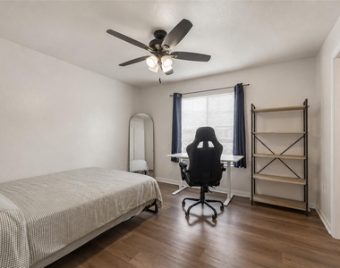 527 Southwest Parkway - Photo Thumbnail 17
