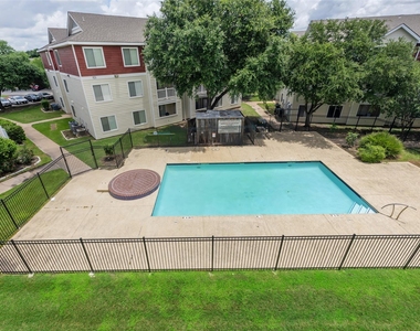 527 Southwest Parkway - Photo Thumbnail 20