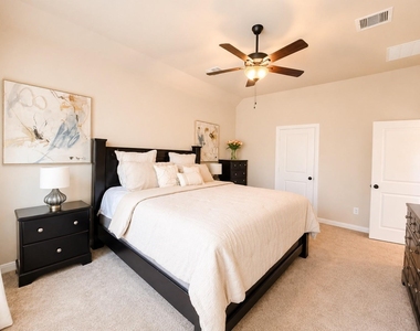 7363 Lake Arrowhead Lane - Photo Thumbnail 13