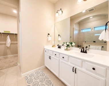 7363 Lake Arrowhead Lane - Photo Thumbnail 18