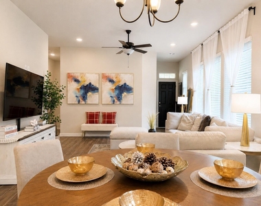 7363 Lake Arrowhead Lane - Photo Thumbnail 5