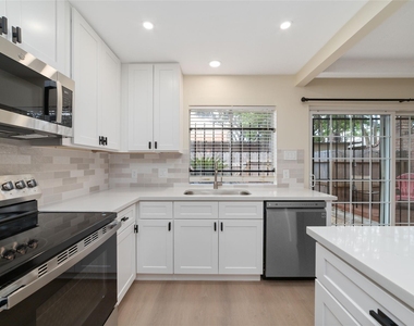 14345 Misty Meadow Lane - Photo Thumbnail 11