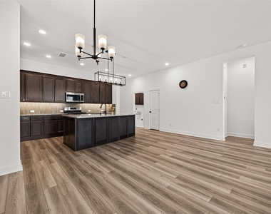 234 Amaranth Way - Photo Thumbnail 12