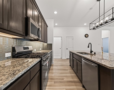 234 Amaranth Way - Photo Thumbnail 20