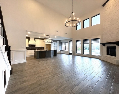 10206 Peytons Grace Lane - Photo Thumbnail 9