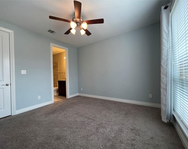 10206 Peytons Grace Lane - Photo Thumbnail 31