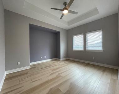 10206 Peytons Grace Lane - Photo Thumbnail 23
