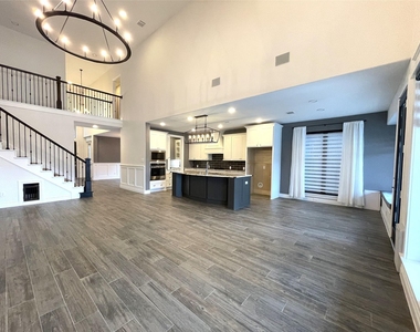 10206 Peytons Grace Lane - Photo Thumbnail 10