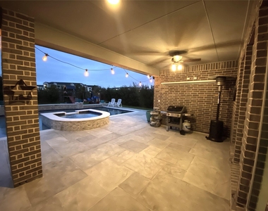 10206 Peytons Grace Lane - Photo Thumbnail 42