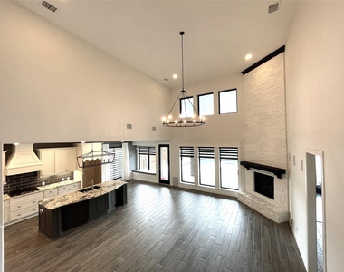 10206 Peytons Grace Lane - Photo Thumbnail 7