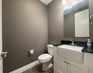 10206 Peytons Grace Lane - Photo Thumbnail 38