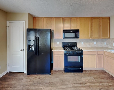 3030 Legends York Drive - Photo Thumbnail 1