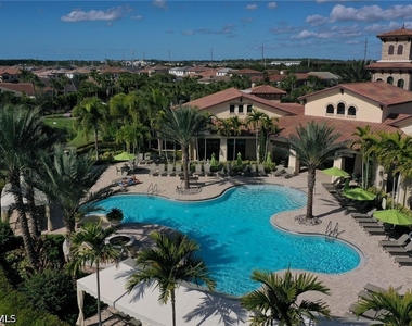 9176 Glenforest Drive - Photo Thumbnail 13