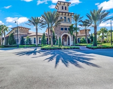 9176 Glenforest Drive - Photo Thumbnail 12