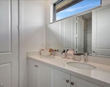 4959 Brigata Way - Photo Thumbnail 15